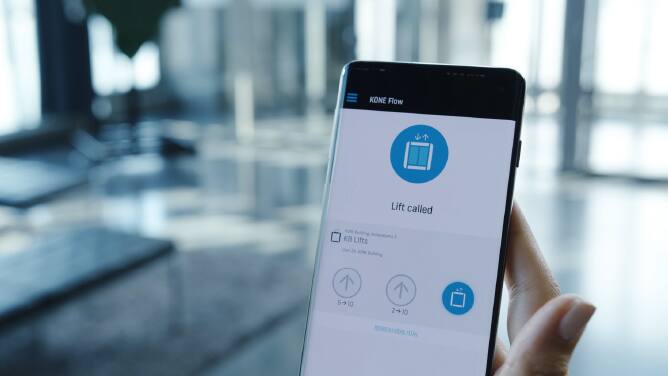 DigitalServices_landing_page_image7_elevator_call