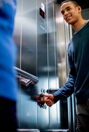 img_kaari-guycop-HR_360x535